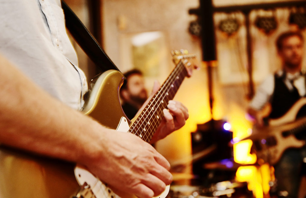 Ten Essential Considerations When Hiring a Band for Your Wedding